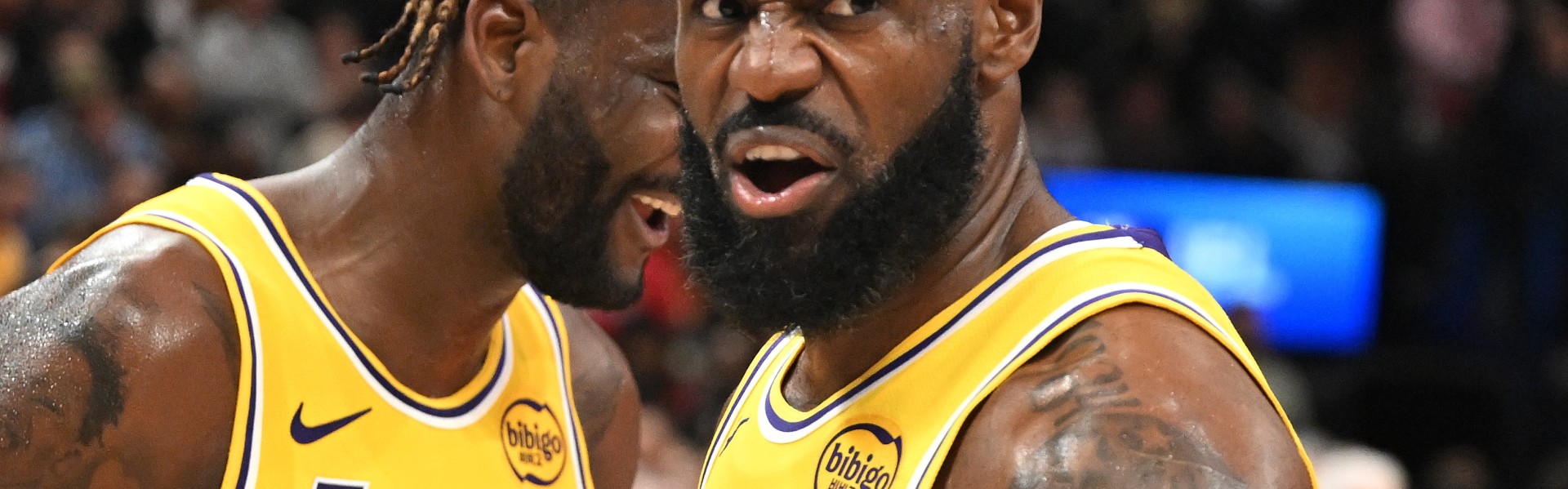 开云电子-夸梅：艾顿突然不会打球了 詹姆斯不给他球&amp;被人随便过让艾顿补防