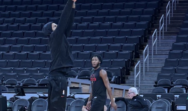 开云电子-明日打绿军！英格拉姆赛前决定 斯科蒂·巴恩斯出战成疑