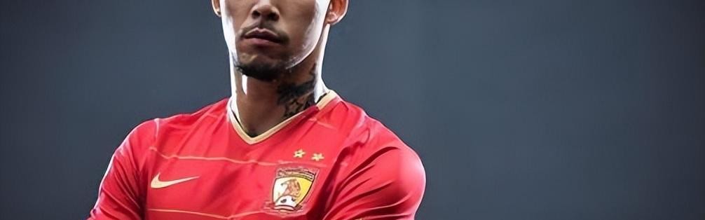 开云体育app-穆斯卡特胆子真大！上港与申花的德比战，依然敢让这位老将首发